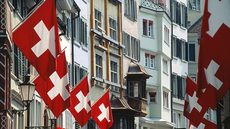 المصارف السويسرية تتخلى عن سريتها