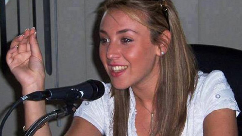 صورة حسناء مرشحة للرئاسيات بالجزائر تصنع الحدث بالفايسبوك