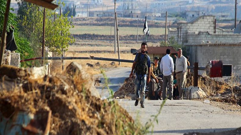 المعارضة السورية تسقط طائرة هليكوبتر في حماة