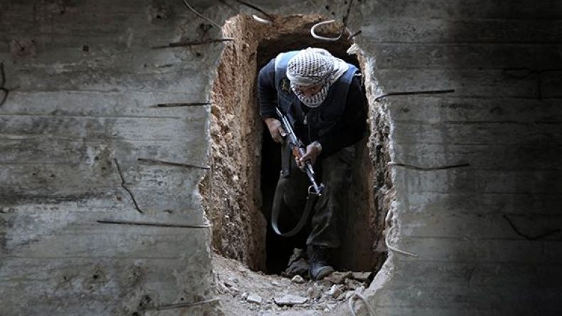 سوريا: مقتل 18 مقاتلاً معارضاً في تفجير في القنيطرة