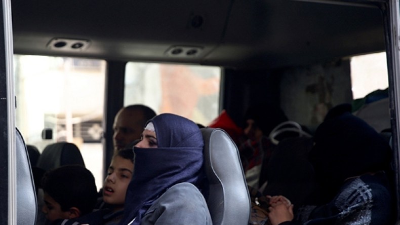 دفعة ثانية من المدنيين تغادر الغوطة