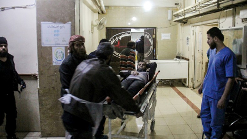 16 قتيلاً في ضربة جوية على سجن في إدلب