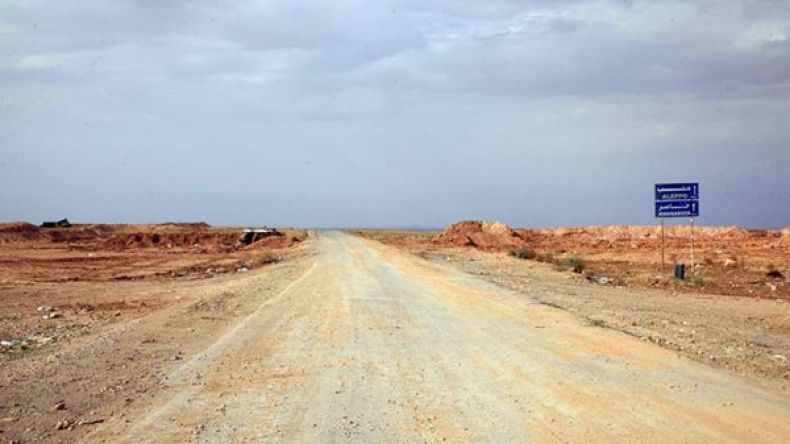 الجيش السوري يستعيد بلدة خناصر من “داعش”