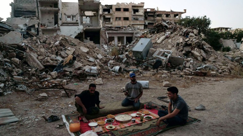 الرئيس السوري يلتقي وزير الدفاع الروسي في دمشق