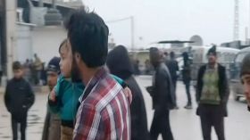 آلاف السوريون عالقون على الحدود التركية