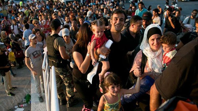 التايمز: السوريون يهربون من قنابل النظام لا من تنظيم “داعش”