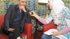 تصرف الملايير على فناني المشرق بينما نحن نعامل كمطربي أعراس