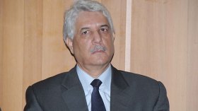 عائلة الطفل المختفي بعين بسام تستقبل وزير العدل بالاحتجاج