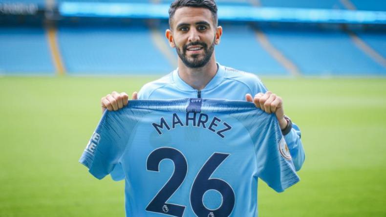 محرز يتحدّث عن القرآن الكريم وسرّ القميص رقم “26”