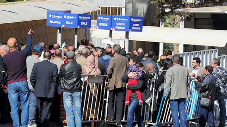 محتالون يبيعون مواعيد “فيزا شنغن”