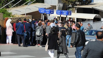 الراية الكاذبة لطلاب اللجوء السياسي