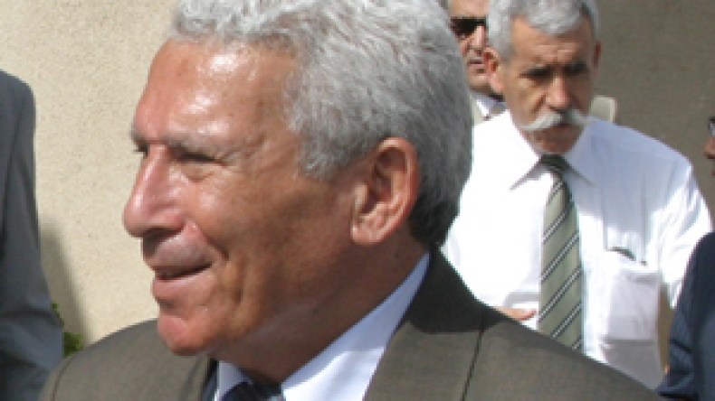 دفاع العقيد تونسي يستغرب عدم استدعاء زرهوني والعفاني