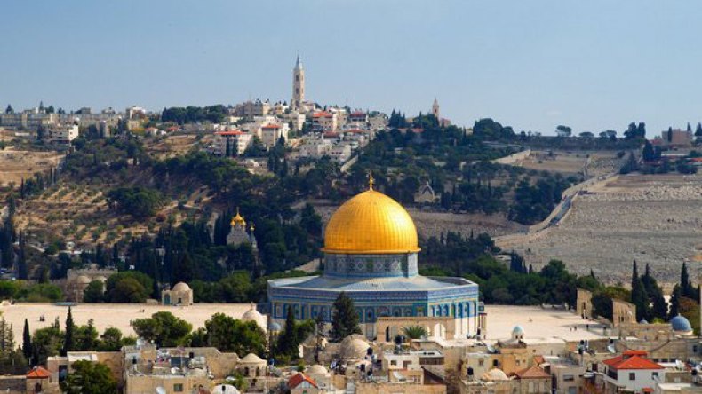 لجنة شعبية لنصرة القدس وفلسطين