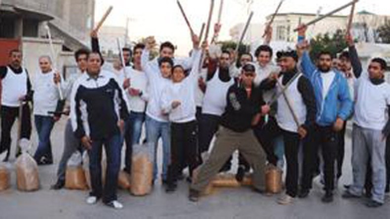 ميليشيات لائكية تهاجم تجمعات الإسلاميين التونسيين بالسيوف والسواطير