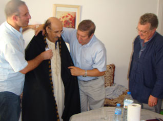 Echorouk honours in Paris illustrious Algerian writer Tahar Ouattar