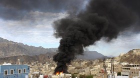 40 قتيلاً في غارات على قاعدة عسكرية في صنعاء