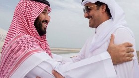 أمير قطر يهنأ العاهل السعودي وولي عهده الجديد