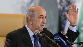 الرئيس تبون يهنئ أعوان الحماية المدنية