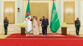 Le président Tebboune rencontre le roi Salmane Ben Abdelaziz