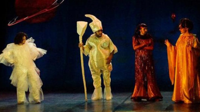 “سأطير يوما ما” تبيع 1364 تذكرة في يومين بمسرح عنابة