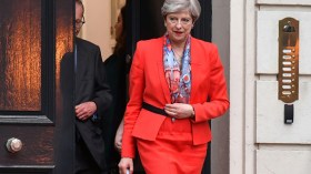 ضغوط على تيريزا ماي بعد تراجع المحافظين