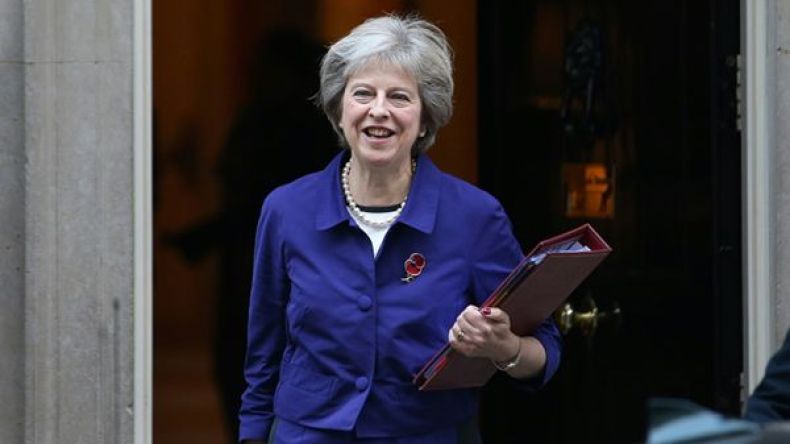 رئيسة وزراء بريطانيا تحذر النواب من عرقلة “بريكست”