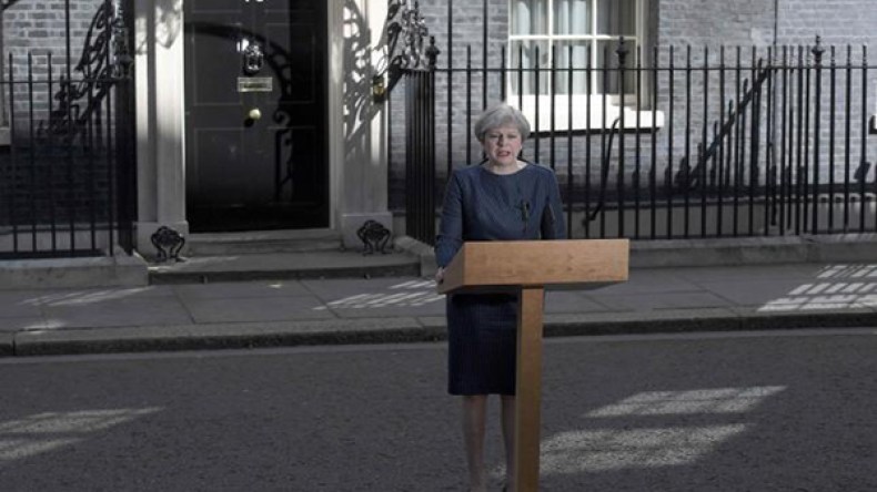 رئيسة وزراء بريطانيا تدعو لإجراء انتخابات مبكرة