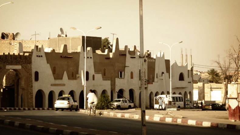 حريق مهول وجرحى في مواجهات بين”حرّاڤة” مسلمين ومسيحيين بتڤرت