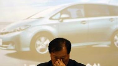 Toyota reports further losses