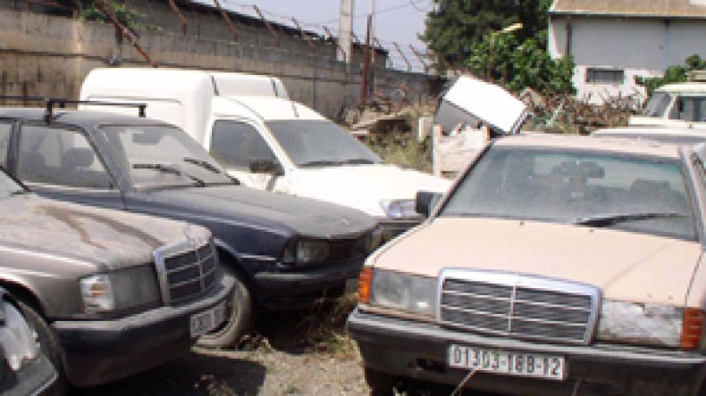 أمن غرداية يطيح بشبكة دولية لتجارة السيارات المسروقة