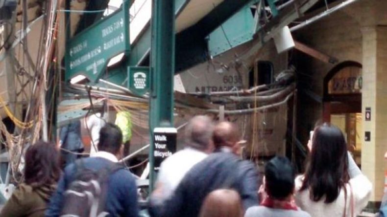 100 جريح في تحطم قطار في ولاية نيوجيرسي