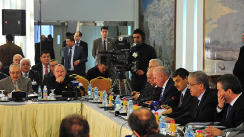 الثلاثية تبحث عن مخارج النجدة لتجنّب مخاطر رفع الأجور