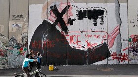 أمريكا: الفلسطينيون “يتخلون” عن الحوار برفضهم لقاء بنس