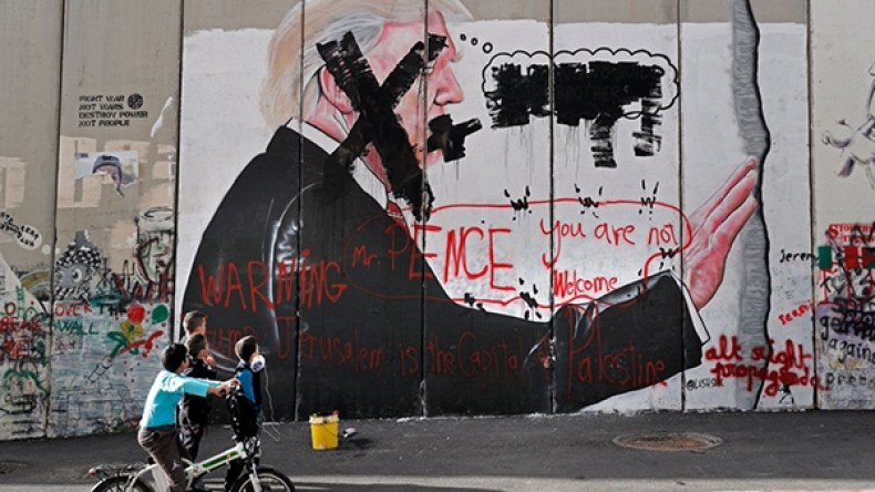 أمريكا: الفلسطينيون “يتخلون” عن الحوار برفضهم لقاء بنس