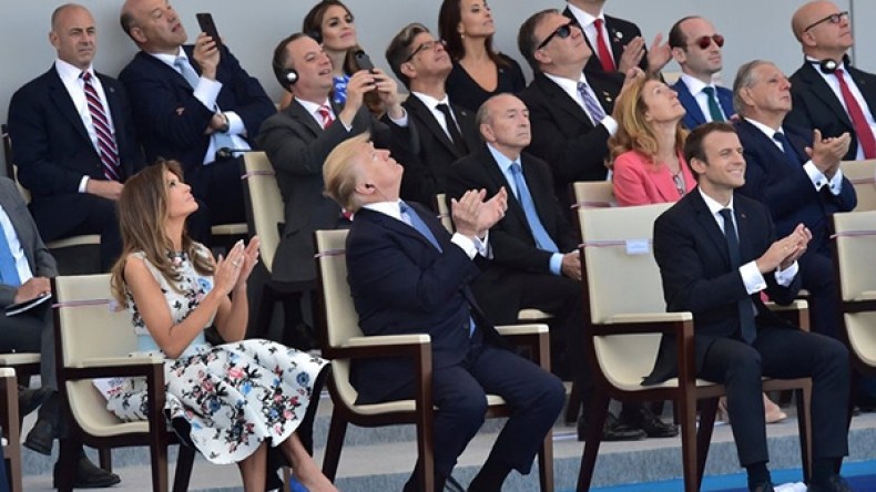 أريد عرضاً عسكرياً يفوق عرض فرنسا في يوم الباستيل