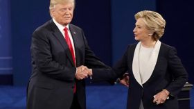 ترامب يتعهد بسجن هيلاري كلينتون إذا أصبح رئيساً