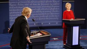 مواجهة حامية في أول مناظرة بين ترامب وكلينتون