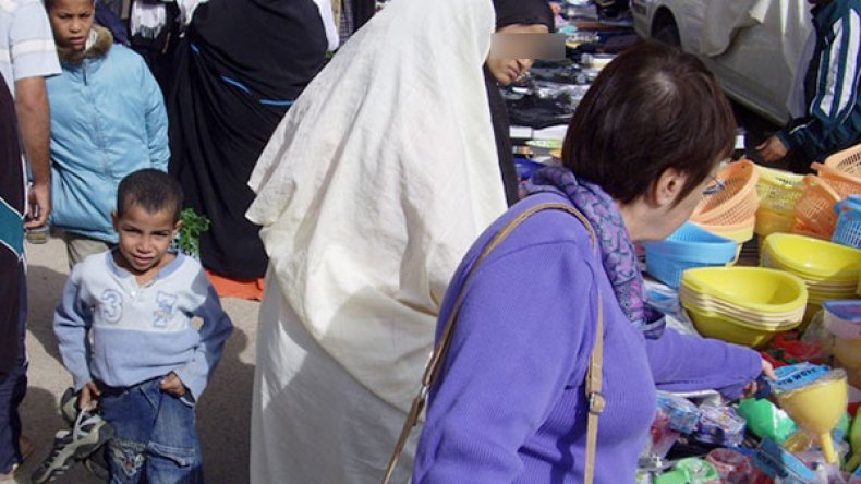 الأسواق الأسبوعية.. فرصة للتبضع وموعد للنزهة