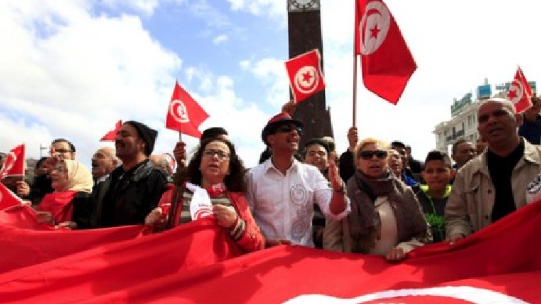 انطلاق مسيرة تونس “ضد الإرهاب” تنديداً بالهجوم على باردو