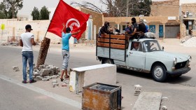 الجيش التونسي يطلق النار في الهواء لتفريق محتجين