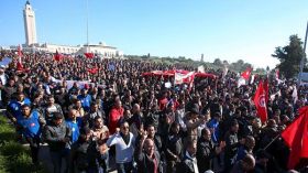 قوات الأمن التونسي تحتج أمام القصر الرئاسي