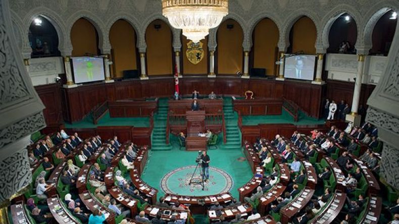 22 نائباً من “نداء تونس” يقدمون استقالاتهم من كتلته النيابية