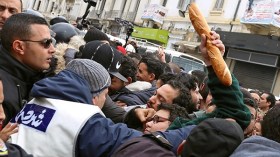 تونس تعتزم رفع المساعدات للفقراء ومحدودي الدخل