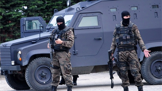 مقتل جنديين في انفجار سيارة مفخخة جنوبي شرق تركيا