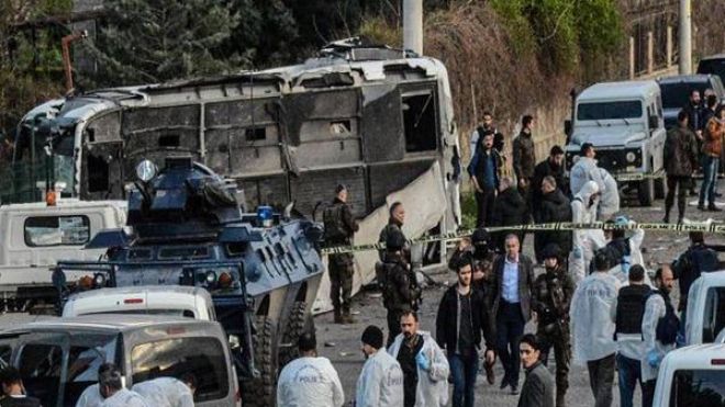 مقتل ستة عناصر أمنية في انفجار قنبلة جنوب شرق تركيا