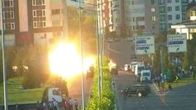 مروحة عسكرية تستهدف المدنيين في محيط القصر الرئاسي في أنقرة