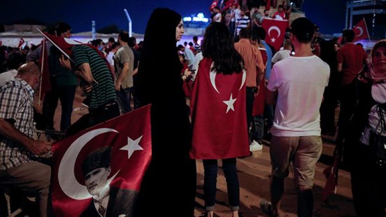 تركيا: 6000 موقوف إثر محاولة الانقلاب والاعتقالات متواصلة