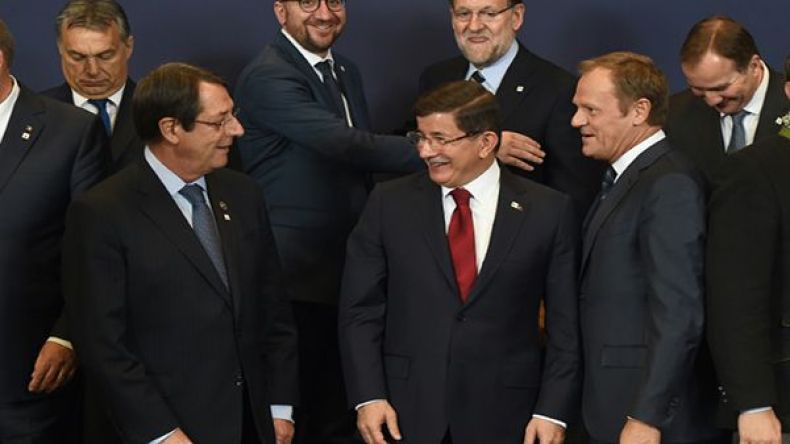 اتفاق تركي أوروبي لاحتواء تدفق المهاجرين