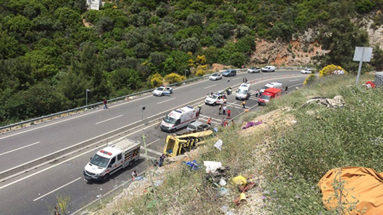 20 قتيلاً في انقلاب حافلة في تركيا
