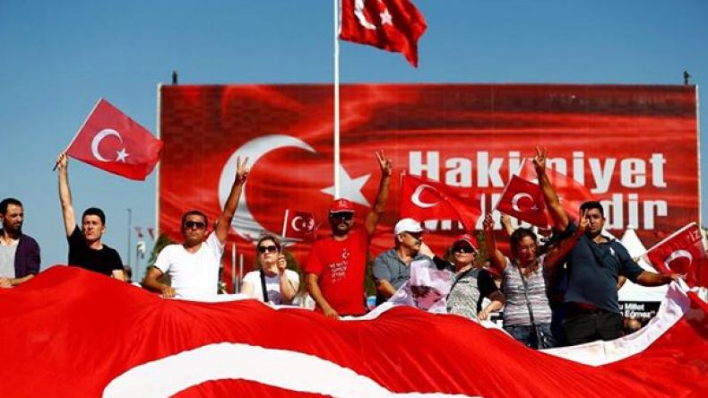 محكمة تركية تصدر أمراً باعتقال 42 صحفياً